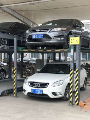 Desain Gudang Dalam Empat Kolom Lift Hidraulik Untuk Mobil Dan Gudang Rumah Tangga